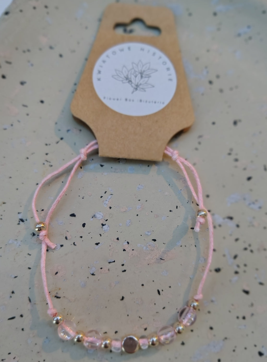 Bransoletka regulowana.