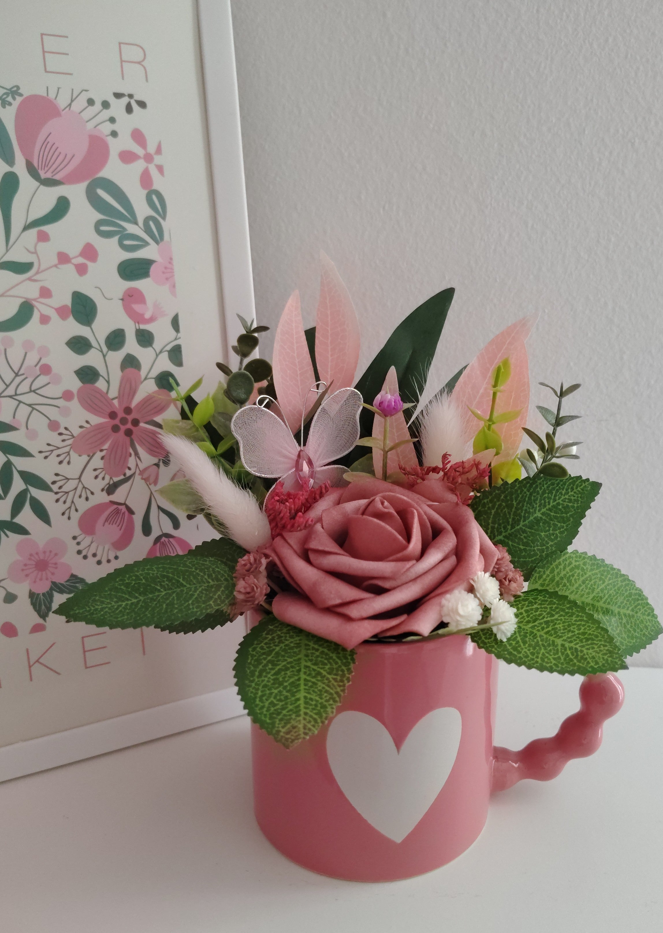 Bukiet w różowym kubku