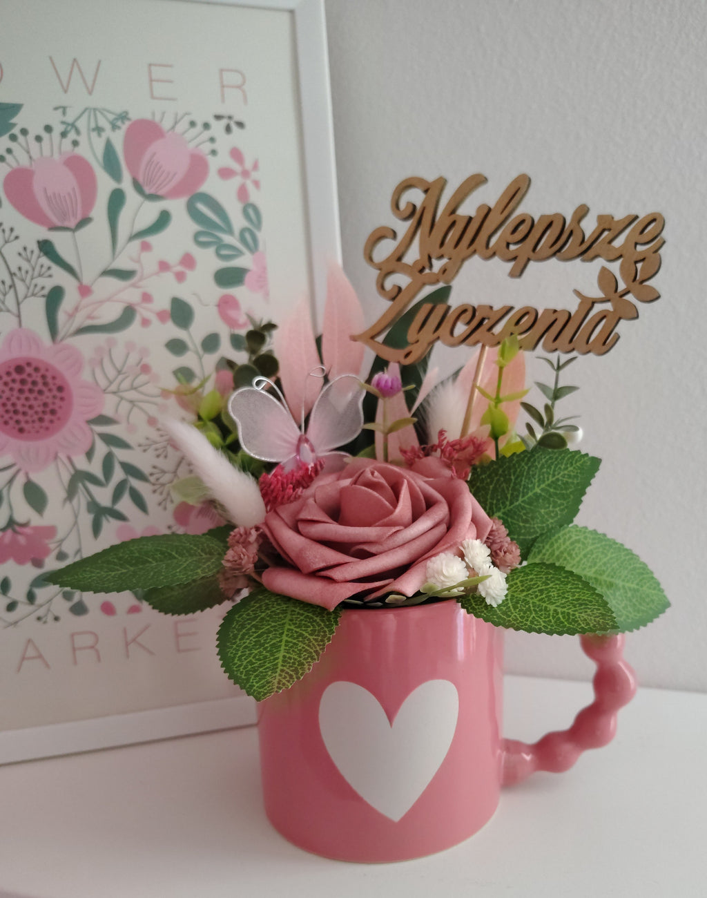Bukiet w różowym kubku